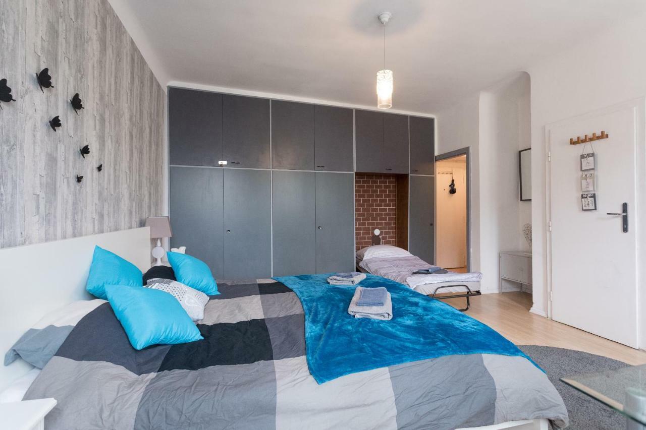 Cute Red Star Studio City Center Vienna Exterior photo