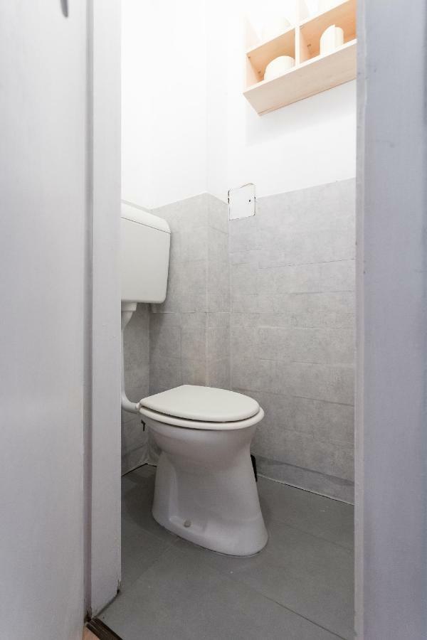 Cute Red Star Studio City Center Vienna Exterior photo